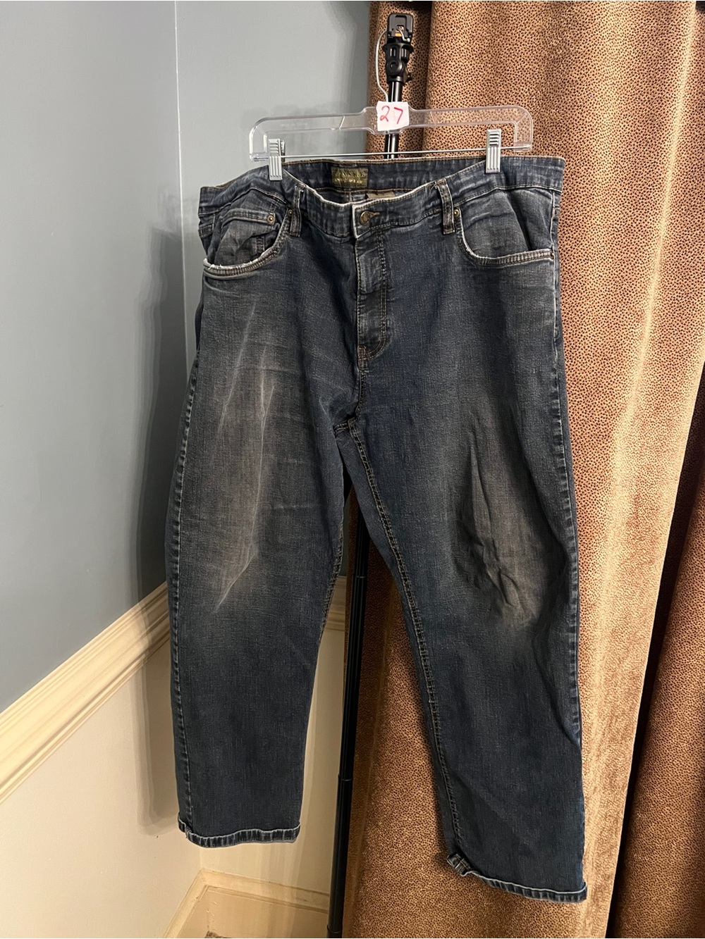 Relaxed Dark Wash Men's Jeans - Classic Casual Fit
